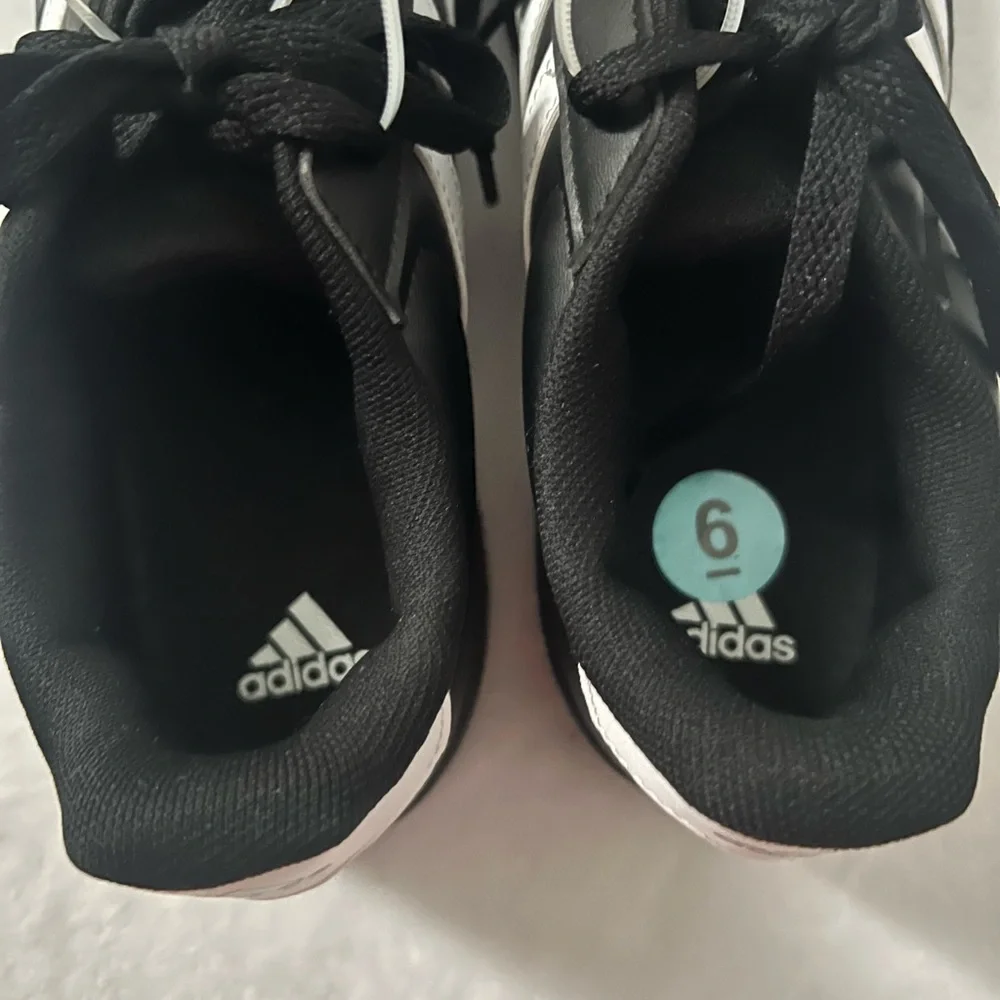 Adidas Men's Black and White Striped Sneakers, Size 6, Brand‎ New